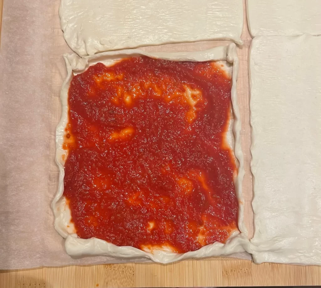 pizza-jambon-mozzarella-sauce-tomate